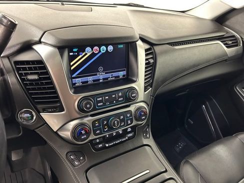 Used 2019 Chevrolet Suburban Premier AWD/4WD image 34