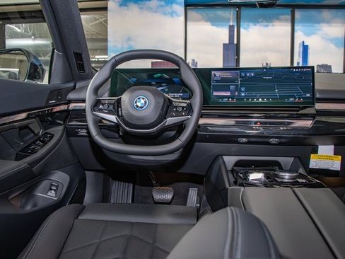 Used 2026 BMW i5 eDrive40 image 16