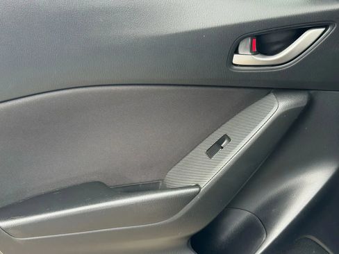 Used 2014 MAZDA MAZDA3 i Touring image 35