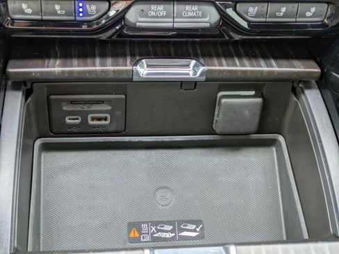Used 2021 GMC Yukon Denali w/ Denali Ultimate Package RWD image 30
