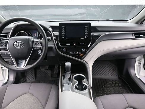 Used 2022 Toyota Camry LE FWD image 12
