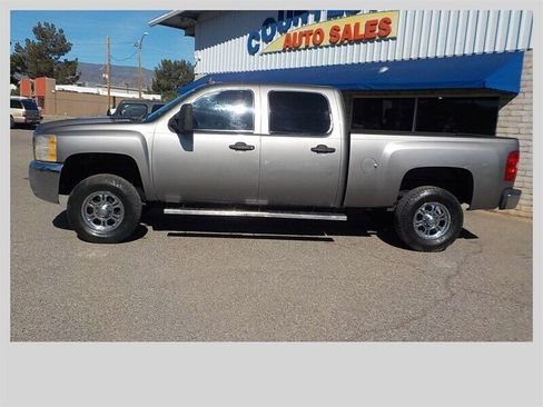 Used 2008 Chevrolet Silverado 2500 LT w/ 1LT Convenience Package image 3