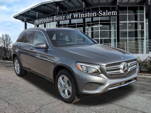 Used 2017 Mercedes-Benz GLC 300 4MATIC image 1