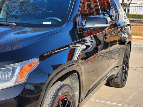 Used 2019 Chevrolet Traverse Premier w/ Redline Edition image 9