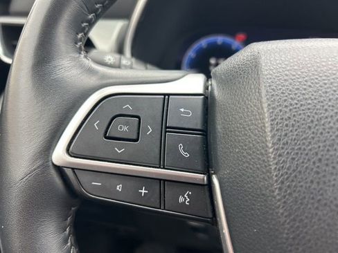 Used 2023 Toyota Highlander Platinum FWD image 28
