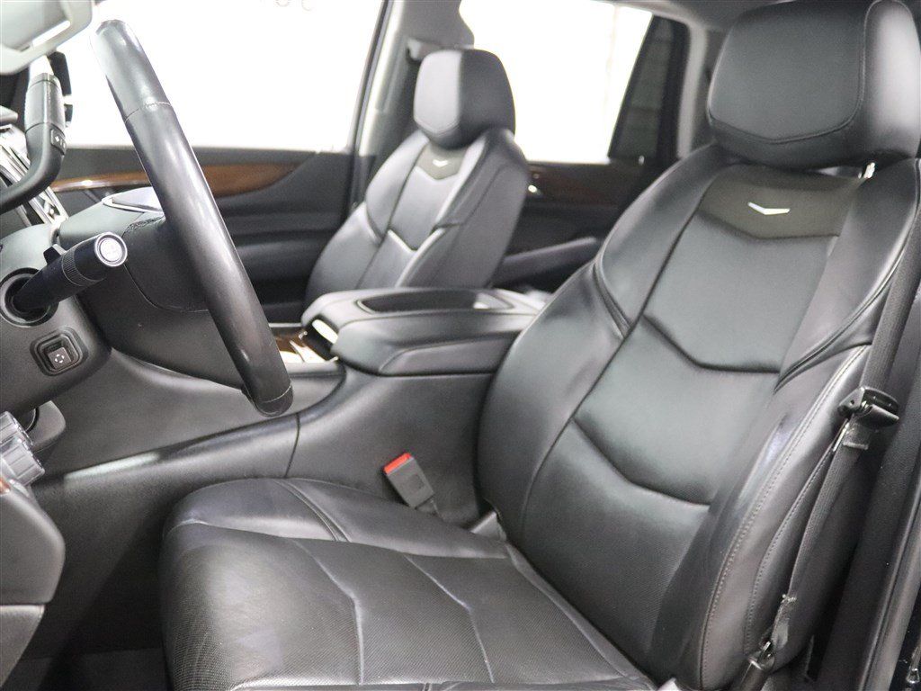 Used 2019 Cadillac Escalade Premium Luxury AWD/4WD image 11