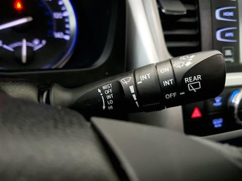 Used 2015 Toyota Highlander Limited Platinum FWD image 64