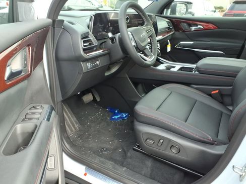 New 2026 Chevrolet Traverse Z71 w/ Driver Confidence Package image 9