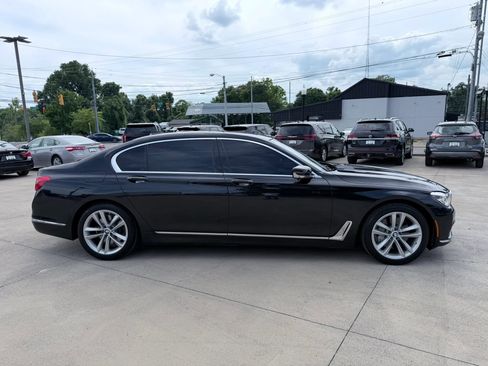 Used 2017 BMW 750i xDrive AWD/4WD image 24
