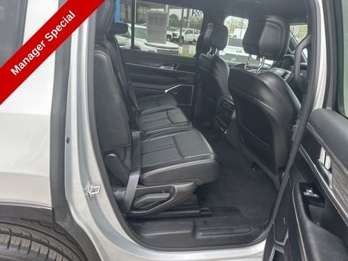 Used 2024 Jeep Wagoneer Series II w/ Flexible Seating Group AWD/4WD image 31