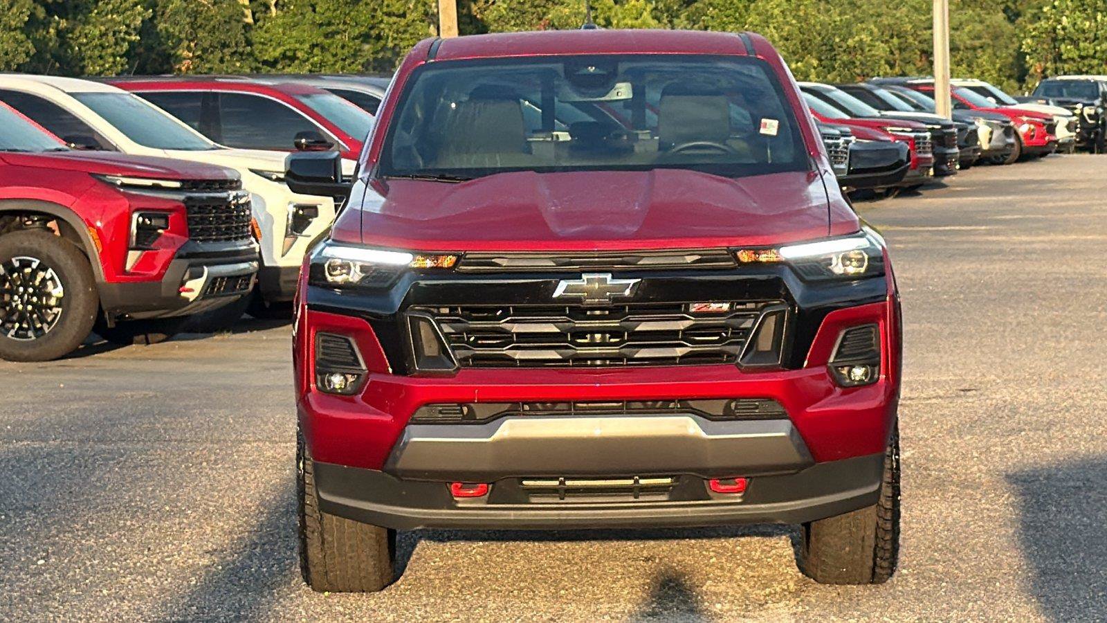 Used 2024 Chevrolet Colorado Z71 w/ Z71 Convenience Package 2 AWD/4WD image 2