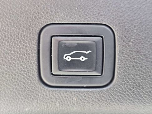 Used 2022 Cadillac Escalade Sport Platinum w/ LPO, ONYX Package AWD/4WD image 14