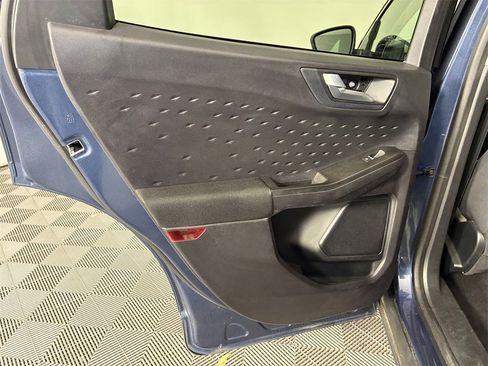 Used 2020 Ford Escape SE image 27