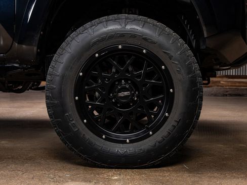 Used 2020 Toyota Tacoma SR5 image 11