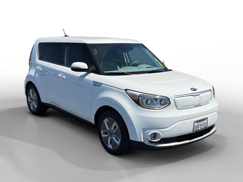 Used 2017 Kia Soul EV + FWD image 7