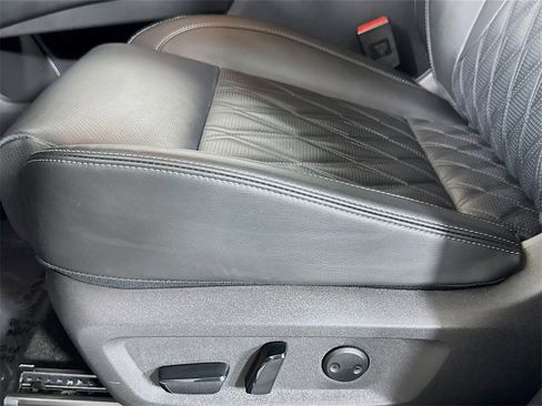 Used 2023 Nissan Rogue Platinum w/ Platinum Premium Package image 19