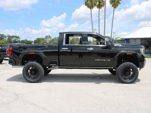 Used 2022 GMC Sierra 2500 Denali w/ Denali Black Diamond Edition image 14