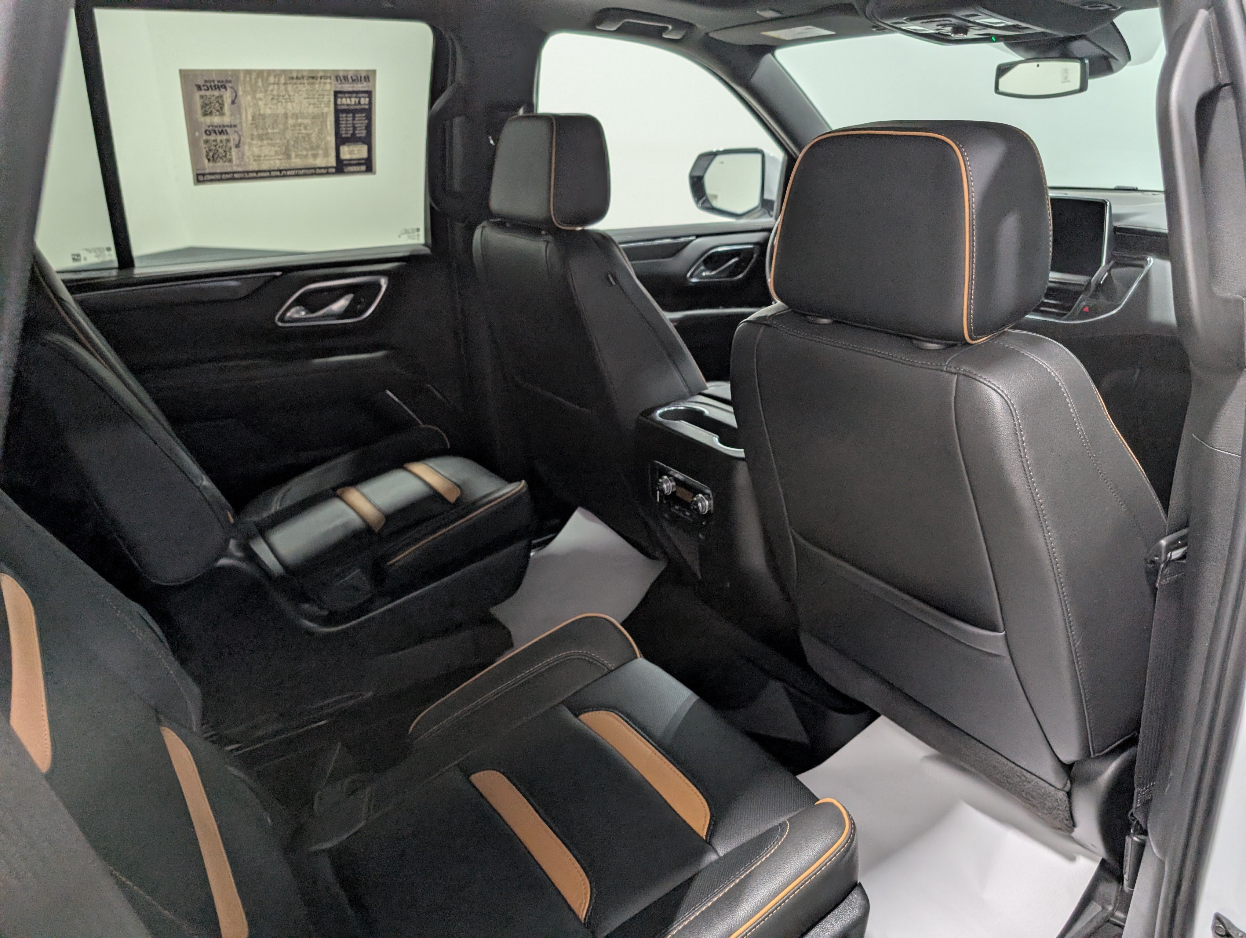 Used 2024 GMC Yukon AT4 w/ Technology Package AWD/4WD image 19