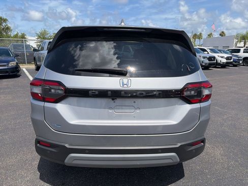 Certified 2025 Honda Pilot EX-L image 6