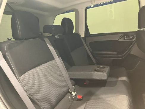 Used 2016 Subaru Forester 2.5i Premium AWD/4WD image 38