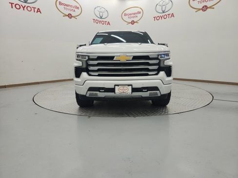 Used 2023 Chevrolet Silverado 1500 High Country w/ High Country Premium Package AWD/4WD image 4