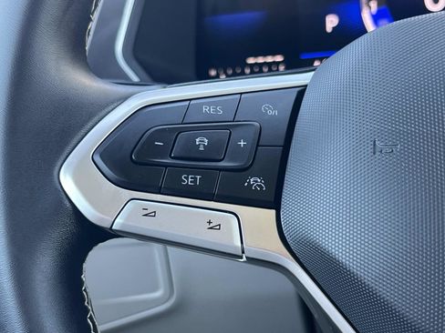 Certified 2023 Volkswagen Tiguan SE w/ Panoramic Sunroof Package image 9