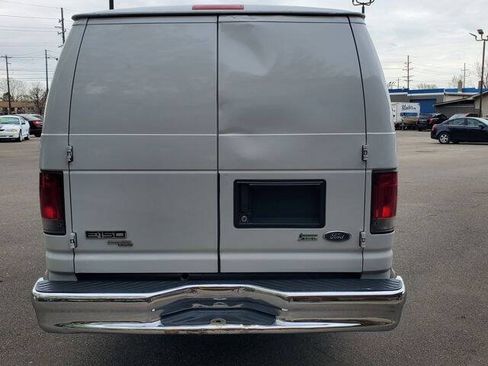 Used 2014 Ford E-150 and Econoline 150 Extended w/ Interior Upgrade Package RWD image 5
