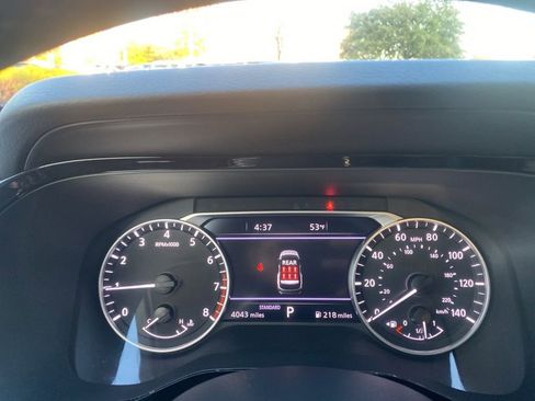 Used 2024 Nissan Pathfinder SL image 18