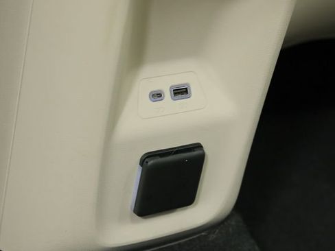 Used 2022 Buick Envision Avenir w/ Technology Package II image 38