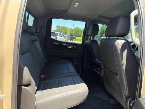 Used 2022 Chevrolet Silverado 1500 LT Trail Boss w/ LT Trail Boss Premium Package AWD/4WD image 16
