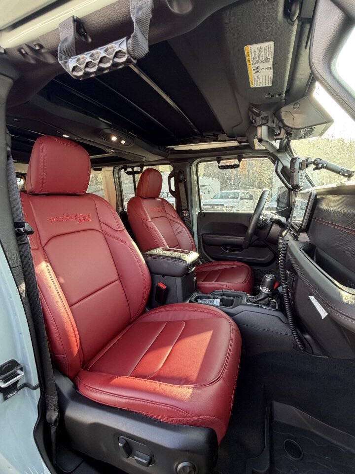 Used 2024 Jeep Wrangler Unlimited Rubicon 392 AWD/4WD image 17