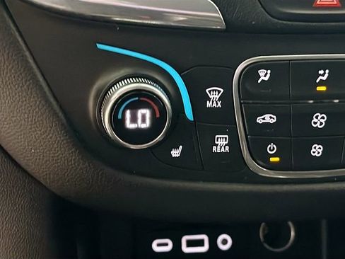 Used 2020 Chevrolet Equinox LT image 19