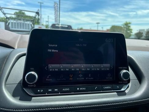 Used 2023 Nissan Rogue SV FWD image 23