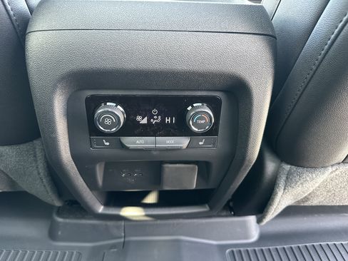 New 2026 Chevrolet Traverse RS AWD/4WD image 35