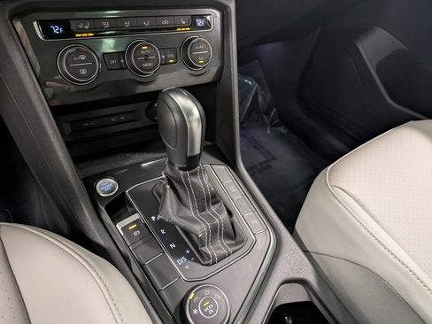 Used 2021 Volkswagen Tiguan SEL image 16