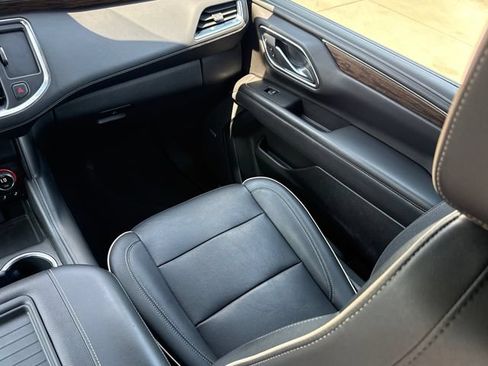 Used 2023 Chevrolet Suburban Premier RWD image 26