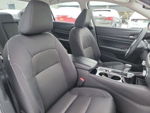 Used 2024 Nissan Altima 2.5 SV image 19