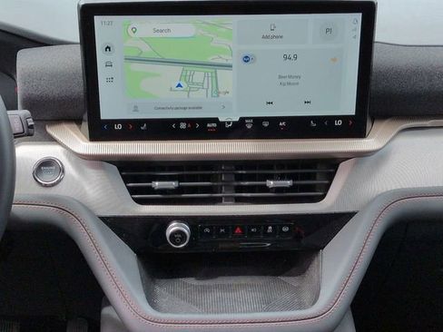 Certified 2025 Ford Explorer Active RWD image 21
