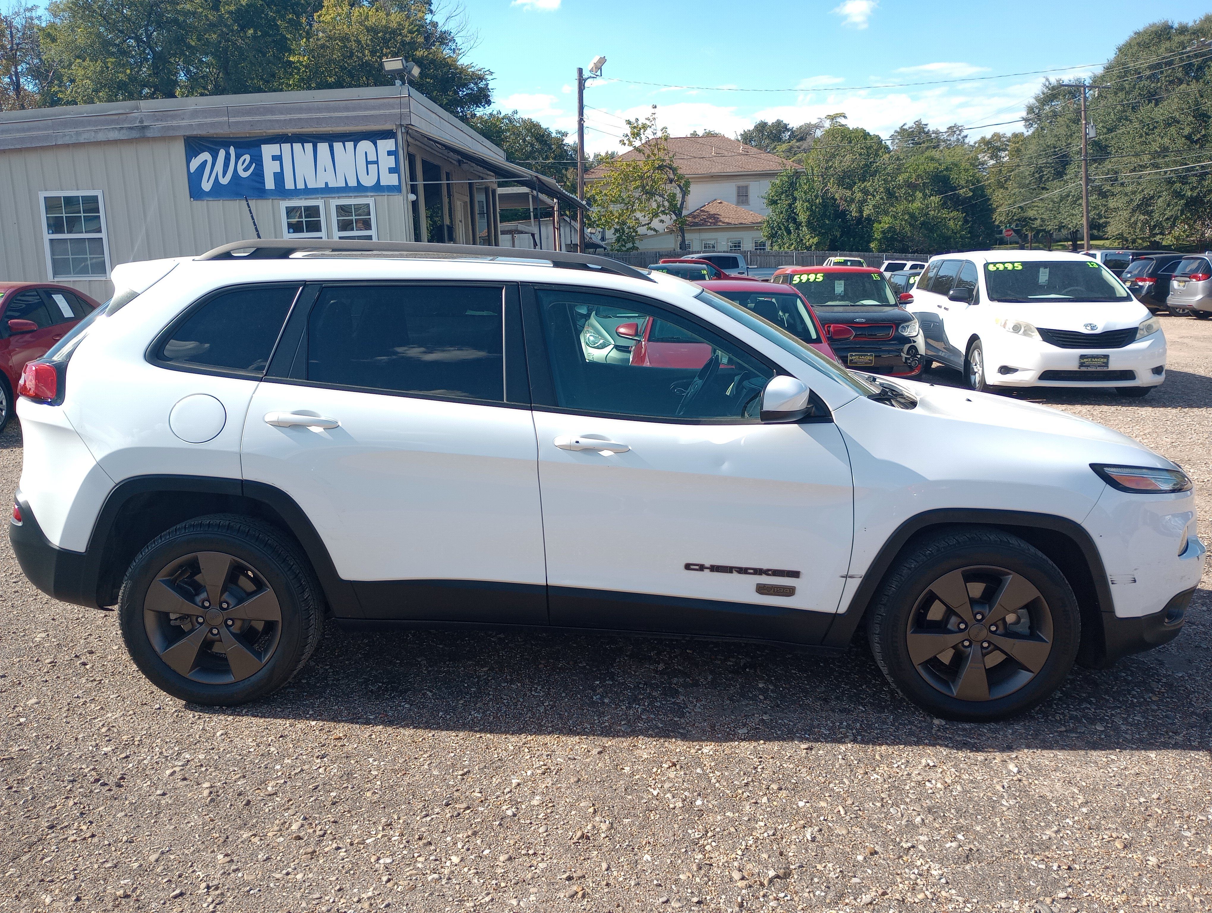 Used 2016 Jeep Cherokee 75th Anniversary FWD image 10