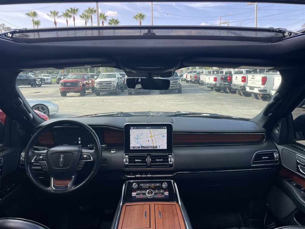 Used 2019 Lincoln Navigator L Select AWD/4WD image 5