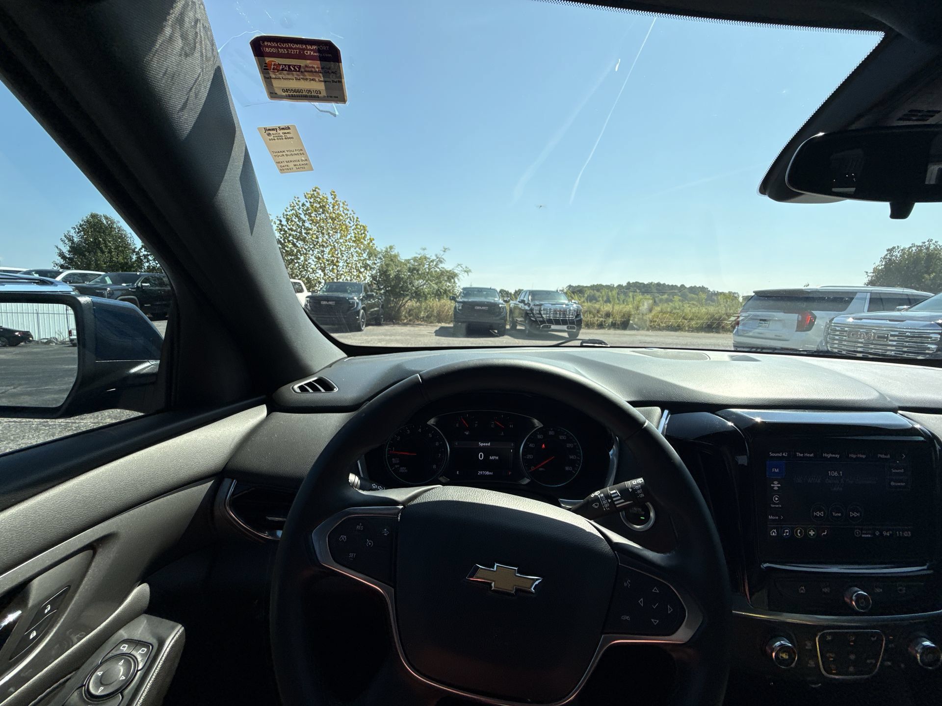 Used 2023 Chevrolet Traverse LT FWD image 17