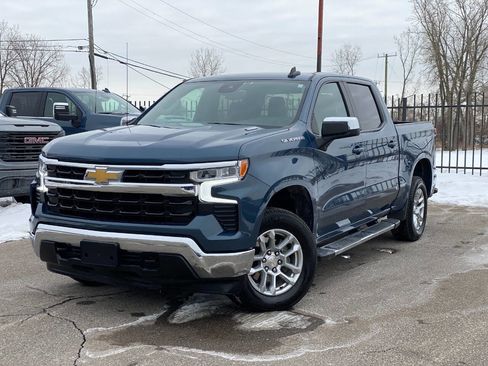 Used 2024 Chevrolet Silverado 1500 LT image 2