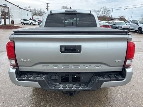Used 2022 Toyota Tacoma SR image 6