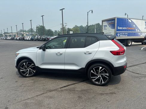 Used 2021 Volvo XC40 T5 R-Design w/ Climate Package AWD/4WD image 8