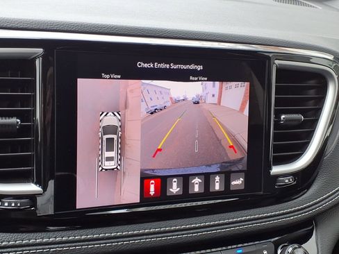 New 2026 Chrysler Pacifica Select FWD image 11