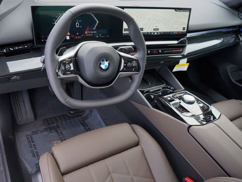 Used 2025 BMW 530i image 13
