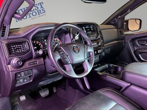Used 2021 Nissan Titan PRO-4X w/ Pro-4x Convenience Package AWD/4WD image 19