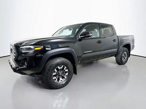 Used 2023 Toyota Tacoma TRD Off-Road AWD/4WD image 3