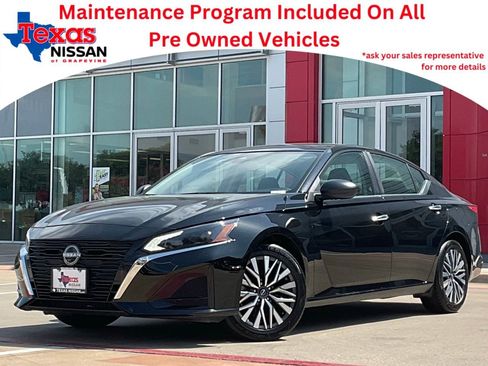 Used 2025 Nissan Altima 2.5 SV FWD image 1
