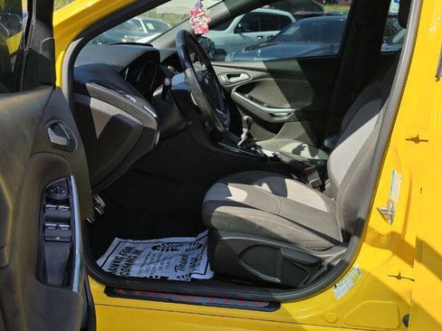 Used 2017 Ford Focus ST image 15